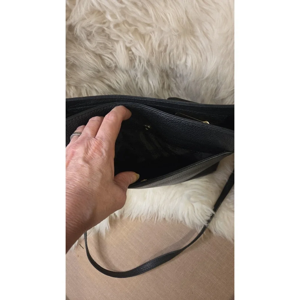 MK50 Michael Kors Messenger crossbody